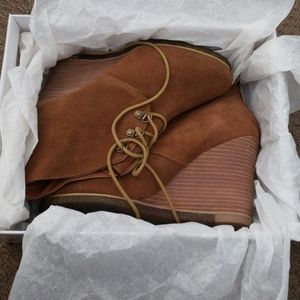 Steve Madden Dessertt Chsnut Suede Wedge Heels